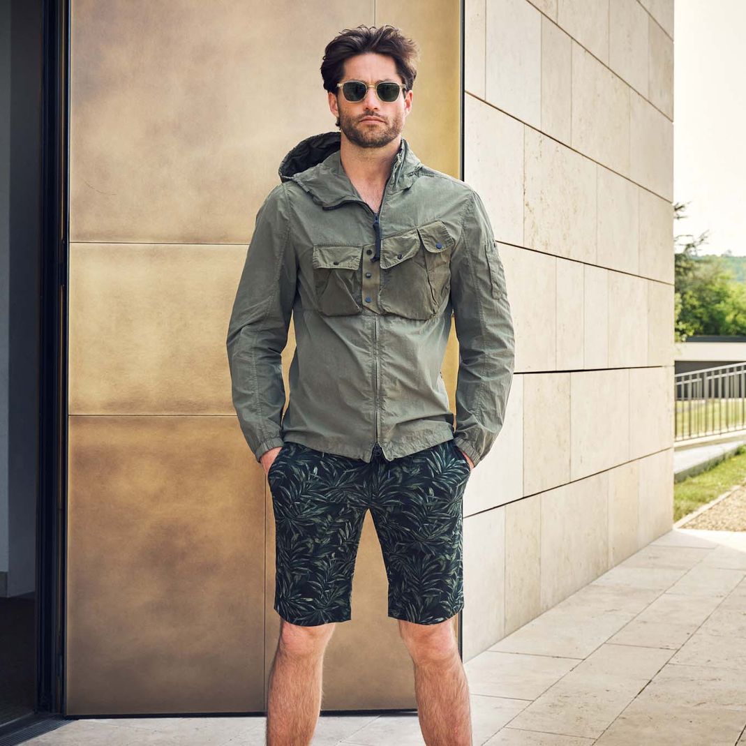 Mens wholesale clothing online distributors